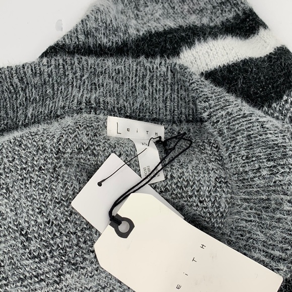 Leith cardigan sweater black zebra jacquard v-neck soft fuzzy new X-Small XS - Picture 4 of 4